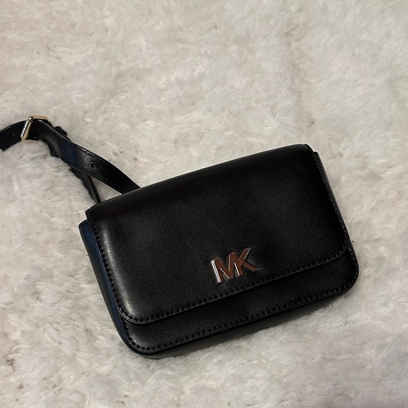 Michael Kors Beltbag - Picture 6 of 10